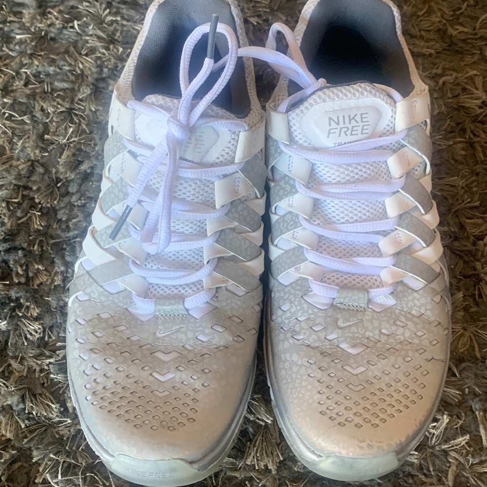 Barely worn women’s Nike Free 8.5